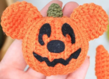 Mickey pumpkin